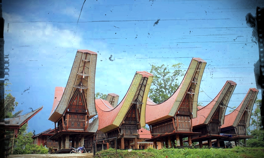 Tongkonan Toraja tempat bersejarah di Indonesia