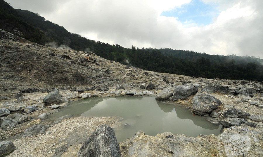 Kawah Domas di Tangkuban Perahu