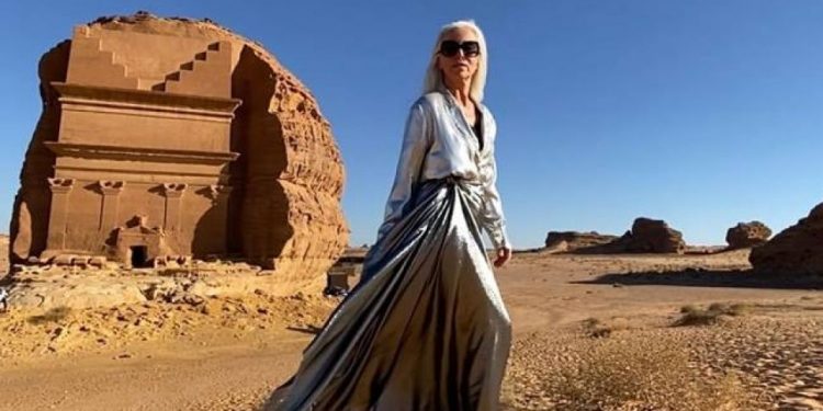 Nenek Terseksi, Model Lingerie Berusia 65 Tahun Bongkar Rahasia Tetap Bugar