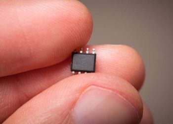 Dokter Ini Sengaja Tanam Chip di Tangan Biar Hidup Lebih Mudah