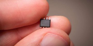 Dokter Ini Sengaja Tanam Chip di Tangan Biar Hidup Lebih Mudah