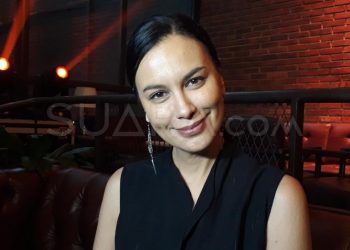 Gaya Sophia Latjuba Pakai Rok Mini Disorot, Netizen: ABG Auto Minder