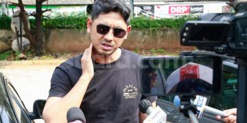 Biasa Gagah, Arya Saloka Mendadak Viral gara-gara Pede Pakai High Heels