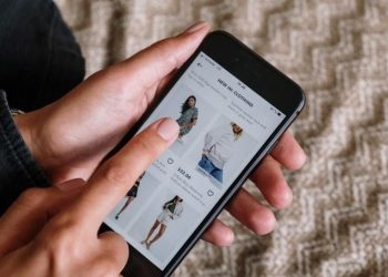 Auto Menyesal! Wanita Ini Beli Dress Seksi, Pas Datang Malah Mirip Taplak Meja