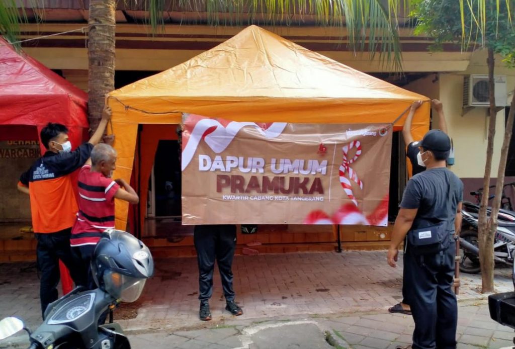 Tim Reaksi Cepat Kwarcab Kota Tangerang Bantu Warga Yang Menjalani Isolasi Mandiri