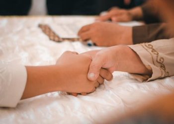 Nangis saat Ijab Kabul, Momen Ayah Melepas Putrinya Menikah Ini Bikin Ikut Sedih