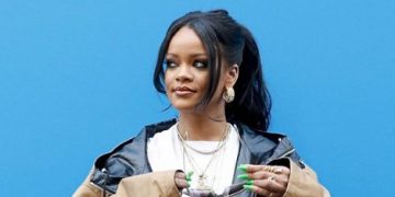 Rihanna Bakal Rilis Parfum Harga Jutaan, Botol Kemasannya Dirancang Spesial