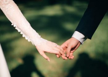 Pernikahannya Jadi Tempat Penyebaran Covid-19, Respons Pengantin Ini Banjir Hujatan