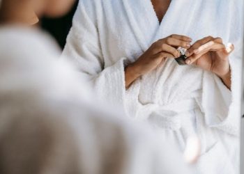 Skincare untuk peawatan.