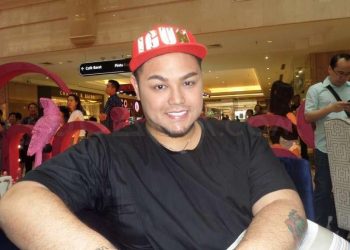 Tips Nyaman Berpakaian Selama WFH ala Ivan Gunawan