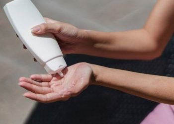 Bisa Berakibat Fatal, Pria Ini Ketagihan Tanning hingga Ngotot Pakai Cara Ilegal