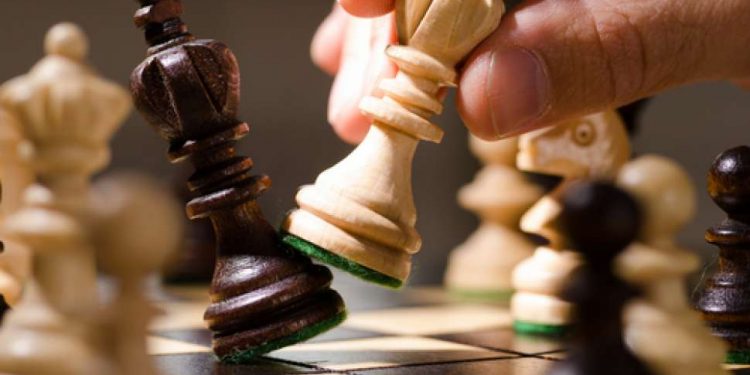 Unggul dari 40 Ribu Peserta, Lelaki Ini Berhasil Jadi Master Catur Online