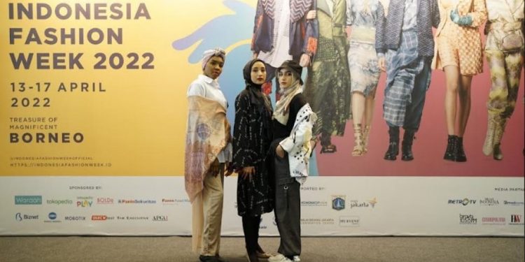 Koleksi scarf terinspirasi dari perempuan refuge tampil di IFW.