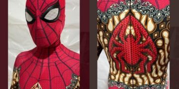 Kostum spoderman versi kearifan lokal.