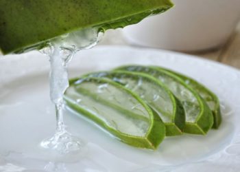Mencerahkan tanpa menggunakan produk skincare.