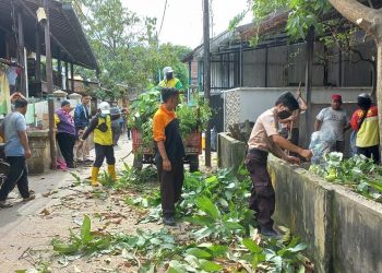 Bakti sosial.