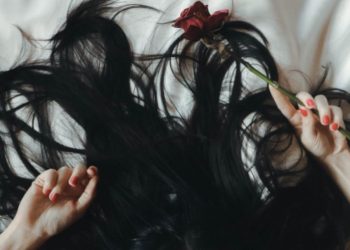 cara membuat conditioner alami dari santan dan madu.