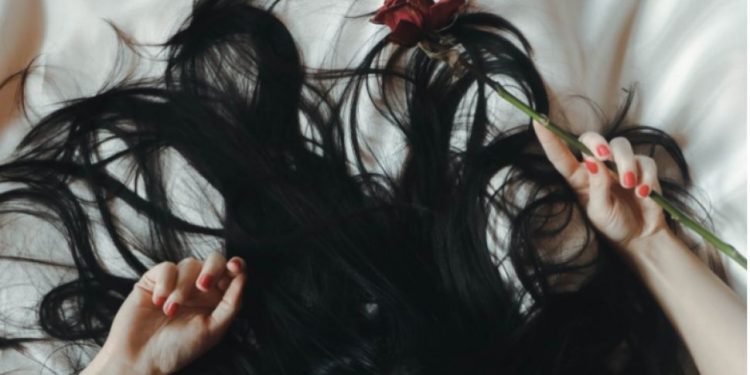 cara membuat conditioner alami dari santan dan madu.