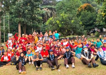 Peserta Jamnas XI mengenal roket air.