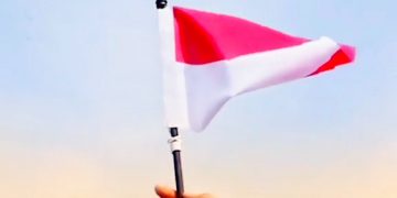 Bendera Berkibar.