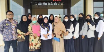 PPL FKIP UNIM Disambut Hangat SMPN 2 Kemlagi Mojokerto