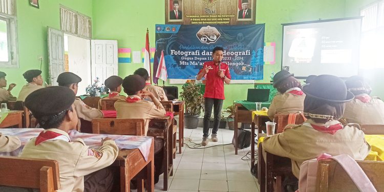 Penggalang MTs Ma’arif NU 2 Cilongok Dilatih Menjadi Konten Kreator