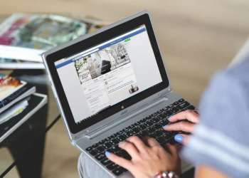 penggunaan laptop tidak nyaman