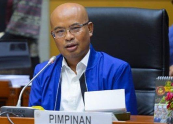 Desmond J Mahesa Meninggal Dunia