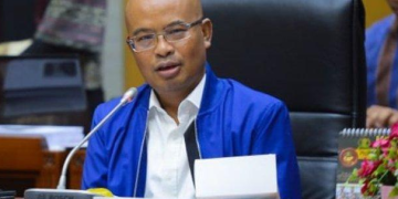 Desmond J Mahesa Meninggal Dunia