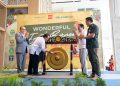 Kepala Dinas Pariwisata Kaltim, Ahmad Hermansya saat membuka Pameran UMKM Wonderful East Borneo di Hotel Mercure Samarinda