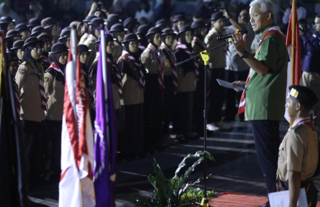 Pramuka Jateng Siap Sebarkan Pesan Damai di Jamdun 2023 Ganjar Pranowo Saat Akan Melepasan Peserta Jamdun 2023