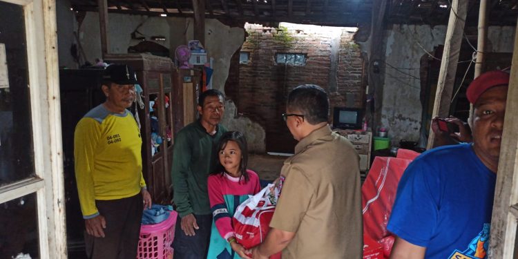 Penyaluran Bantuan dari Kemensos Bagi Korban Gempa Bantul