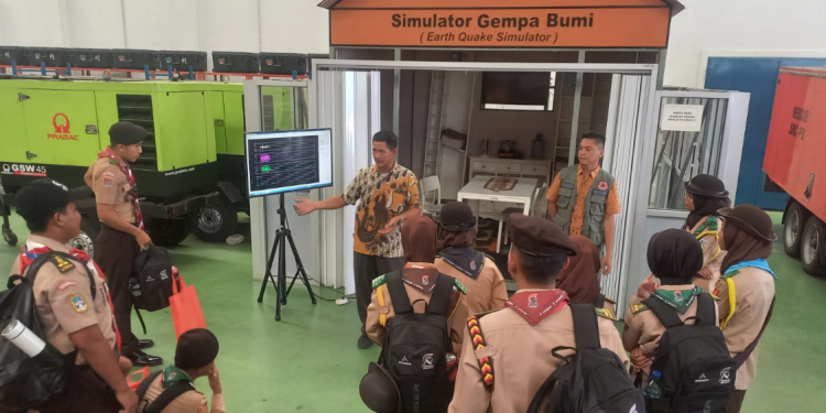 Perwakilan kontingen Raimuna Nasional XII belajar penanggulangan bencana di Ina DRTG Sentul, Bogor (15/8)