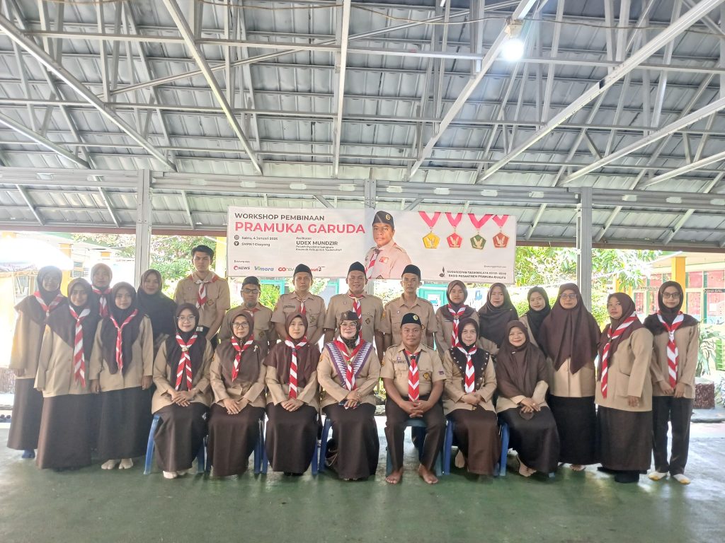 SD dan SMP di Cisayong Siapkan Generasi Pramuka Garuda Berkarakter Foto bersama Workshop Pembinaan Pramuka