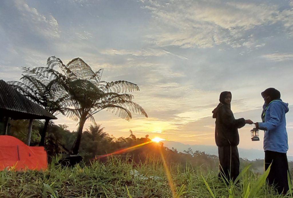 Review Buku: Menjelajah Gunung Tanpa Batas