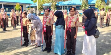 Penuh Haru, Pelantikan Penggalang Ramu dan Rakit SMPN 3 Watampone dihadiri Langsung Orang Tua Peserta Didik